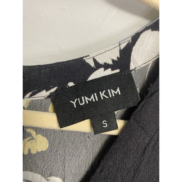 Yumi Kim Liz‎ Romper Love Triangle V-Neck Adjustable Sleeve Black Floral Size XS - Picture 4 of 5